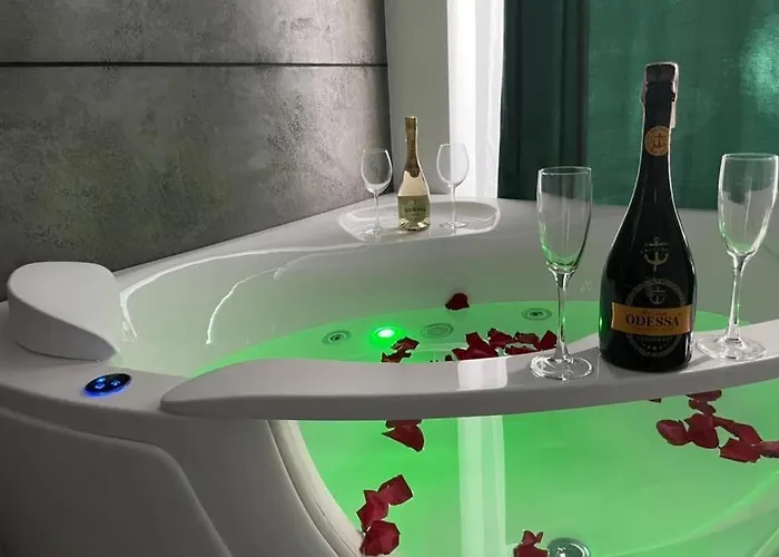 Arkadiya Sky Jakuzi & Mp 24 Apartament *