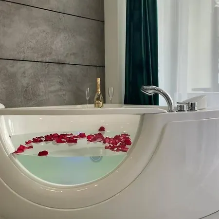 Lejlighed Arkadiya Sky Jakuzi & Mp 24