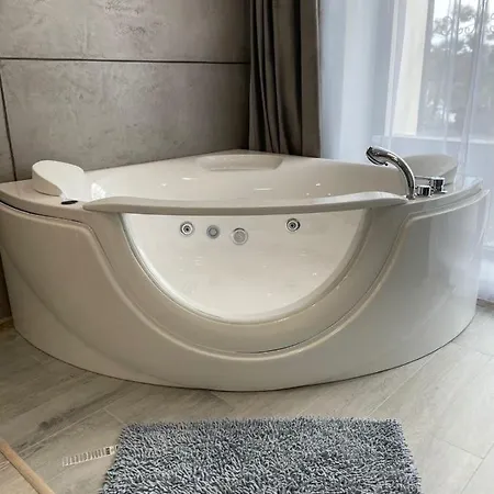 Arkadiya Sky Jakuzi & Mp 24 Lejlighed Odessa